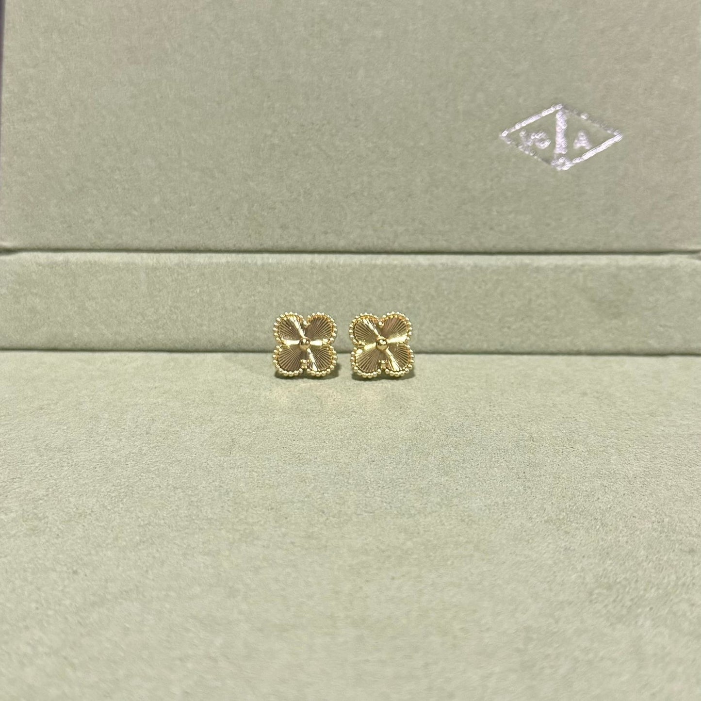 Aretes Dorados